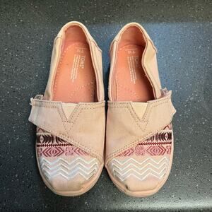 Pink embroidered toddlers TOMS size T10